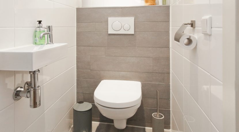4-kamer app met geweldig uitzicht op Sloterplas @Amsterdam Osdorpplein 82 Foto 30 Toilet 01a