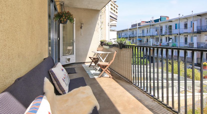 “Een woning in de stijl van vroeger met de allure van nu” @Amsterdam Mercatorplein 64 Foto 16 balkon 01b