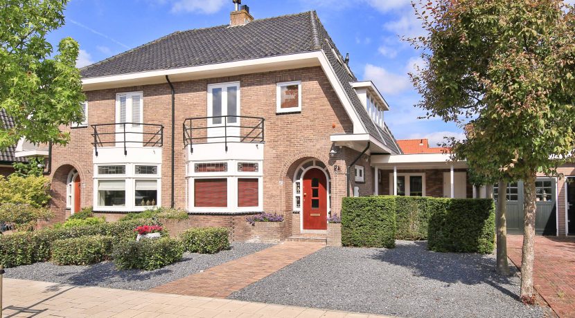 Stijlvolle vooroorlogse woning @Badhoevedorp Leeuwerikstraat 47 Foto 01 Gevel 01a