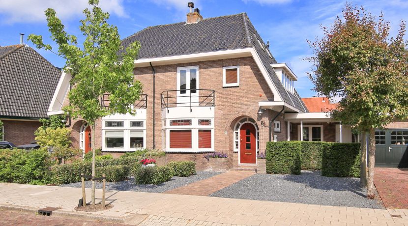 Stijlvolle vooroorlogse woning @Badhoevedorp Leeuwerikstraat 47 Foto 17 Gevel 01b