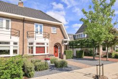 Stijlvolle vooroorlogse woning @Badhoevedorp Leeuwerikstraat 47 Foto 55 Gevel 01c