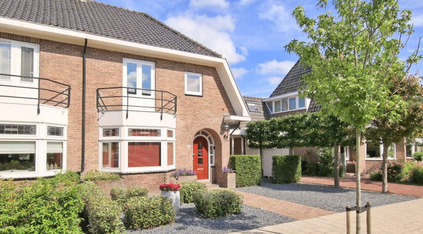 Stijlvolle vooroorlogse woning @Badhoevedorp Leeuwerikstraat 47 Foto 55 Gevel 01c