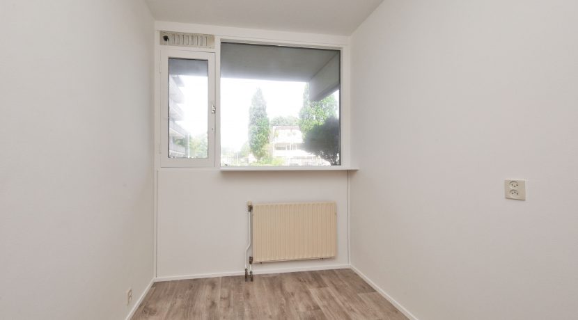 Ruim beneden appartement met vier kamers en zeer grote tuin op het zuidoosten @Badhoevedorp Meidoornweg 174 Foto 15 slaapkamer 02a