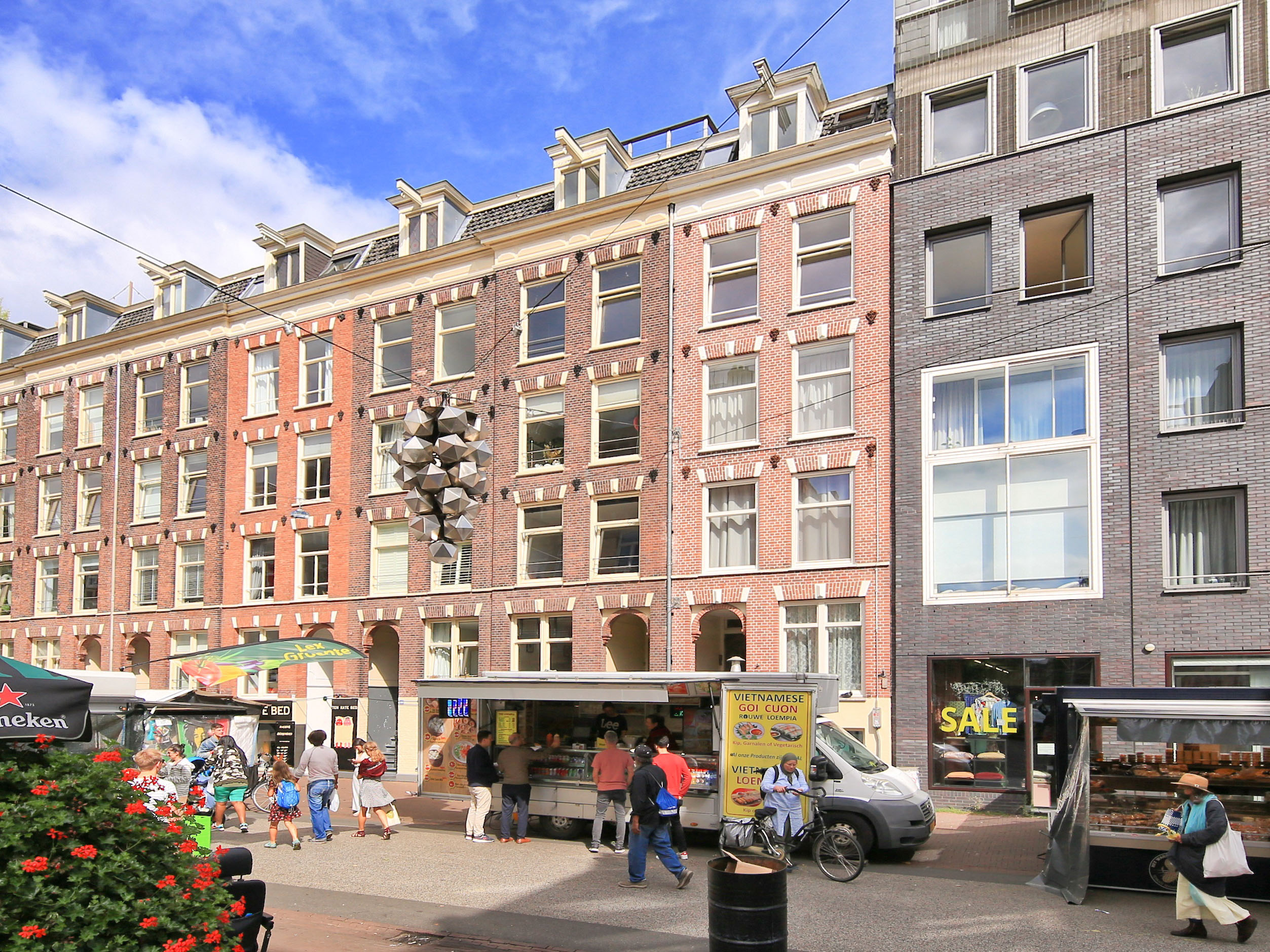 Overleving Grillig bewonderen Twee kamer appartement met balkon en terras op rustige hoogte van levendige  locatie @Amsterdam Ten Katestraat