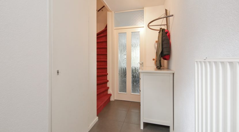 Maisonnette met 5 kamers en tuin @Badhoevedorp Thomsonstraat 61 foto 15 hal 01a