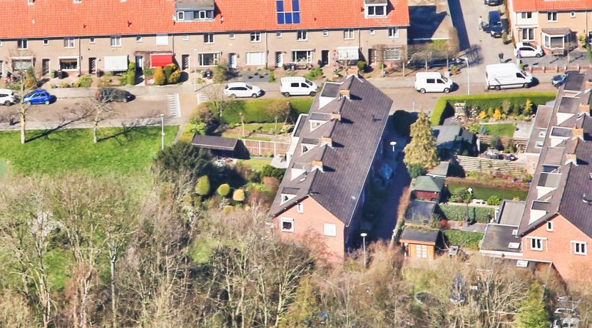 Gezinswoning met diepe achtertuin @Badhoevedorp Farmanstraat 4 Foto 12 Luchtfoto 01a