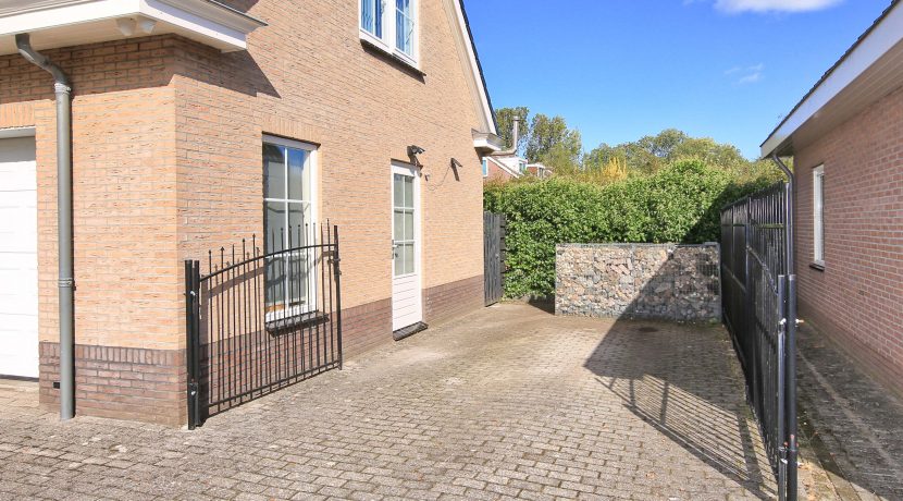 Hoofdweg 60-A Lijnden Vrijstaand wonen met veel privacy Foto 21 Parkeren 01a