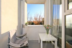 Stoere Super Studio van 30 m² @Amsterdam-Sloten Laan van Vlaanderen 141-B8 Foto 07 Terras 01a