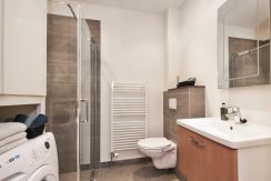 Stoere Super Studio van 30 m² @Amsterdam-Sloten Laan van Vlaanderen 141-B8 Foto 15 Badkamer 01a
