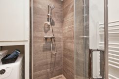 Stoere Super Studio van 30 m² @Amsterdam-Sloten Laan van Vlaanderen 141-B8 Foto 16 Badkamer 01b