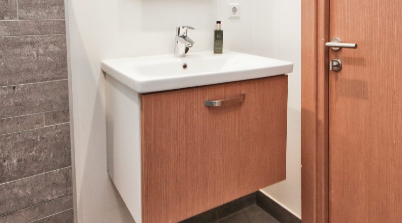 Stoere Super Studio van 30 m² @Amsterdam-Sloten Laan van Vlaanderen 141-B8 Foto 17 Badkamer 01c