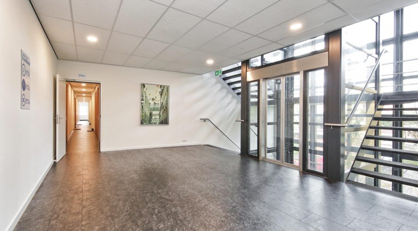 Stoere Super Studio van 30 m² @Amsterdam-Sloten Laan van Vlaanderen 141-B8 Foto 18 Entree 01a