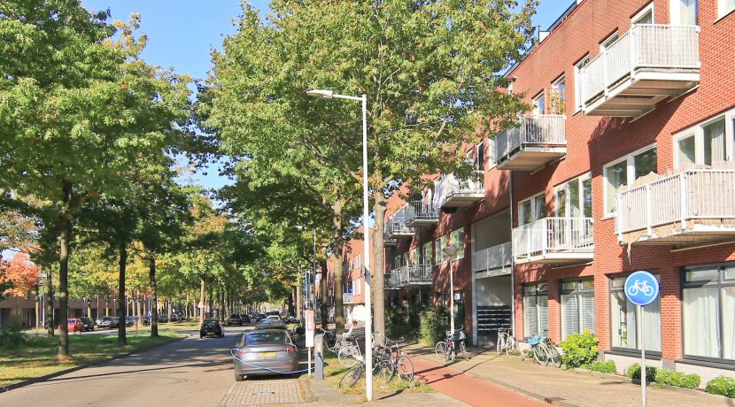 Stoere Super Studio van 30 m² @Amsterdam-Sloten Laan van Vlaanderen 141-B8 Foto 19 Gevel 01b