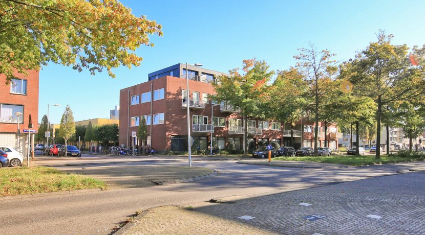 Stoere Super Studio van 30 m² @Amsterdam-Sloten Laan van Vlaanderen 141-B8 Foto 20 Gevel 01c