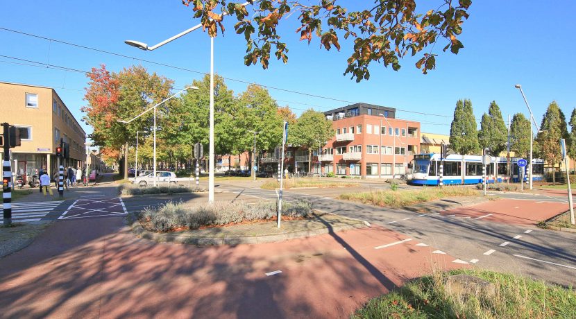 Stoere Super Studio van 30 m² @Amsterdam-Sloten Laan van Vlaanderen 141-B8 Foto 21 Gevel 01d
