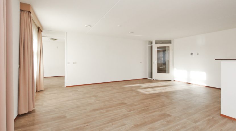3-kamer seniorenappartement met garage Kamerlingh Onneslaan 139 Foto 18 Woonkamer 01e