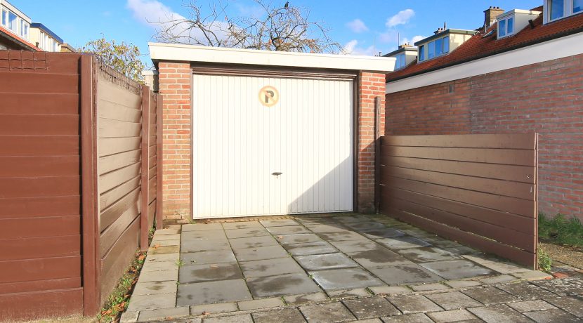 Hoekwoning met zijtuin en garage Plesmanlaan 26 @Badhoevedorp Foto 35 Garage 01b