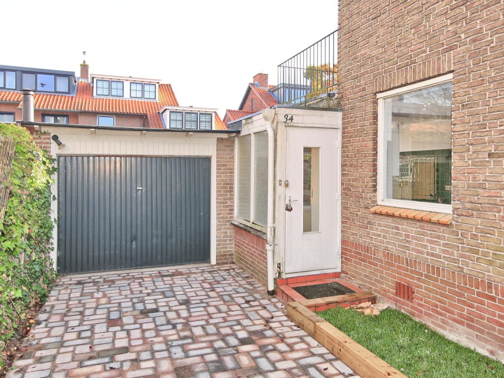 half vrijstaande villa met garage Badhoevedorp Parkietstraat 34 Foto 48 gevel 03b Onkenhout