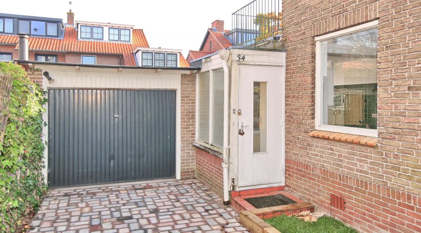 half vrijstaande villa met garage @Badhoevedorp Parkietstraat 34 Foto 48 gevel 03b
