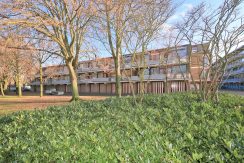 Fijn twee kamerappartement op 2e etage met lift en breed balkon op het westen @Badhoevedorp Meidoornweg 132 Foto 07 gevel 01b