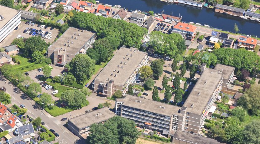 Fijn twee kamerappartement op 2e etage met lift en breed balkon op het westen @Badhoevedorp Meidoornweg 132 Foto 22 luchtfoto 01a