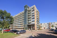 Ruim te moderniseren driekamer appartement op de 2e etage met lift en vrij uitzicht @Badhoevedorp-Centrum Einsteinlaan 21 Foto 08 entree 01a