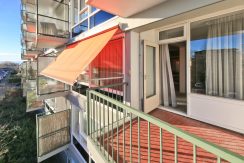 Ruim te moderniseren driekamer appartement op de 2e etage met lift en vrij uitzicht @Badhoevedorp-Centrum Einsteinlaan 21 Foto 16 balkon 01b