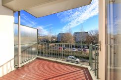 Ruim te moderniseren driekamer appartement op de 2e etage met lift en vrij uitzicht @Badhoevedorp-Centrum Einsteinlaan 21 Foto 17 balkon 01c