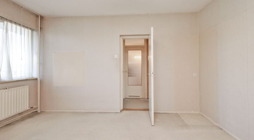 Ruim te moderniseren driekamer appartement op de 2e etage met lift en vrij uitzicht @Badhoevedorp-Centrum Einsteinlaan 21 Foto 21 slaapkamer 01b
