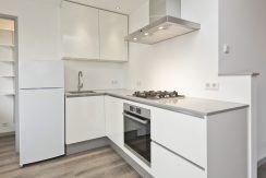 Gemoderniseerd hoekappartement @Badhoevedrp Sloterweg 121-b Foto 03 keuken 01a