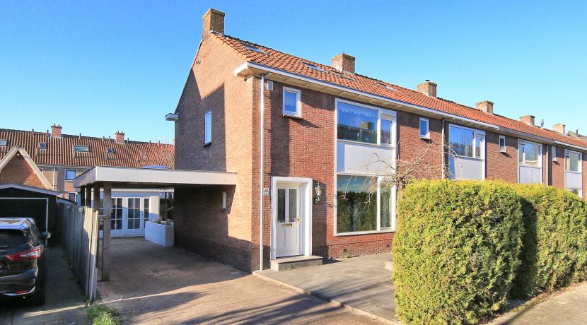 Hoekwoning met carport @Zwanenburg Friedalaan 90 Foto 01 gevel 01a