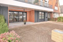 Luxe begane grond appartement@Nieuw-Vennep Schoolstraat 11 Foto 13 Voorgevel 01b