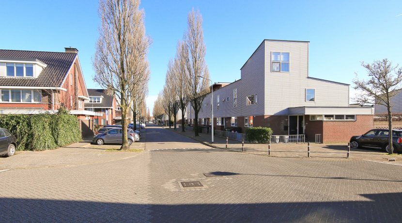 Ruime en lichte familiewoning @Badhoevedorp Orchideelaan 180 Foto 02 gevel 01b