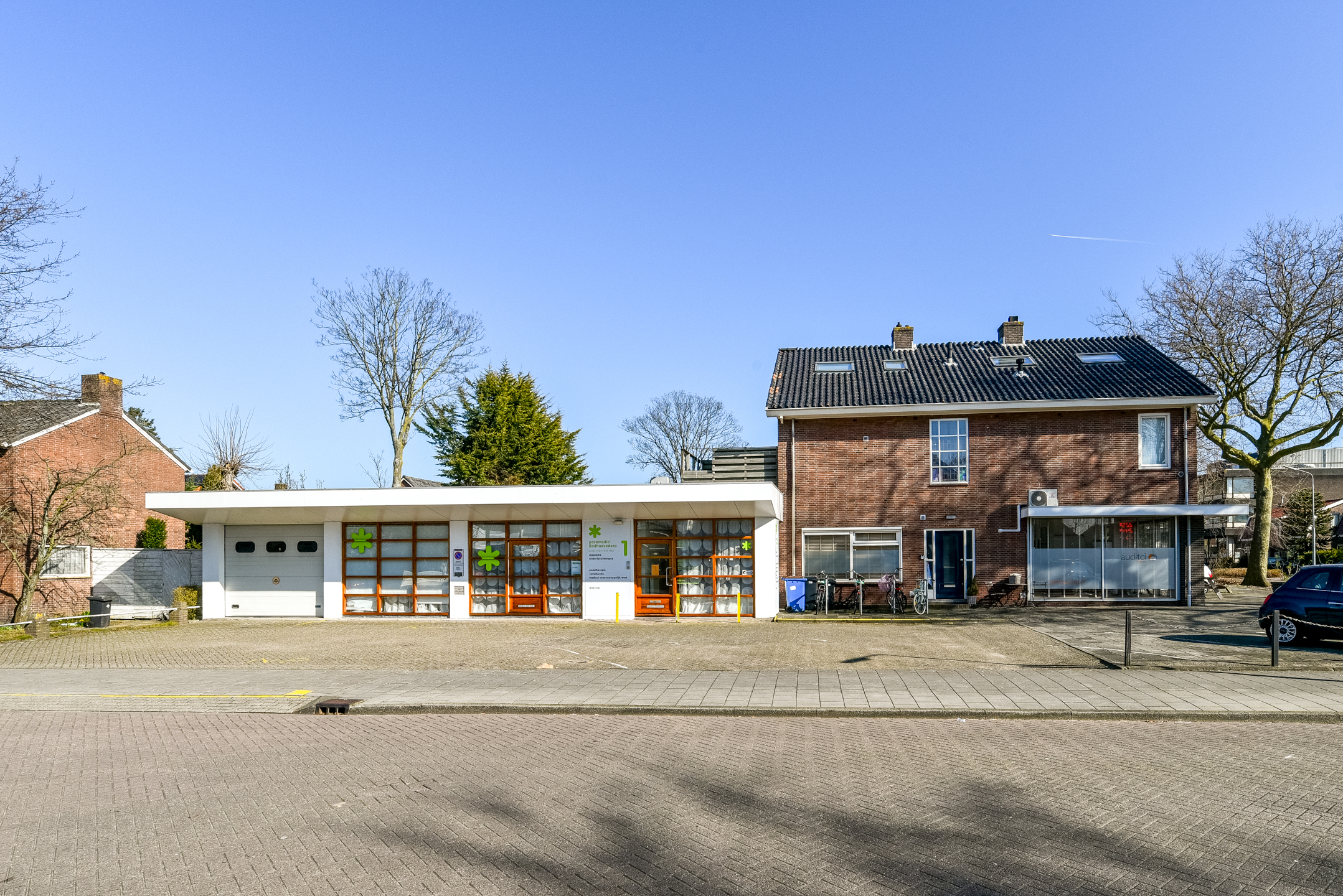 Te huur diverse bedrijfs-/kantoorruimten @Badhoevedorp Swammerdamstraat 1