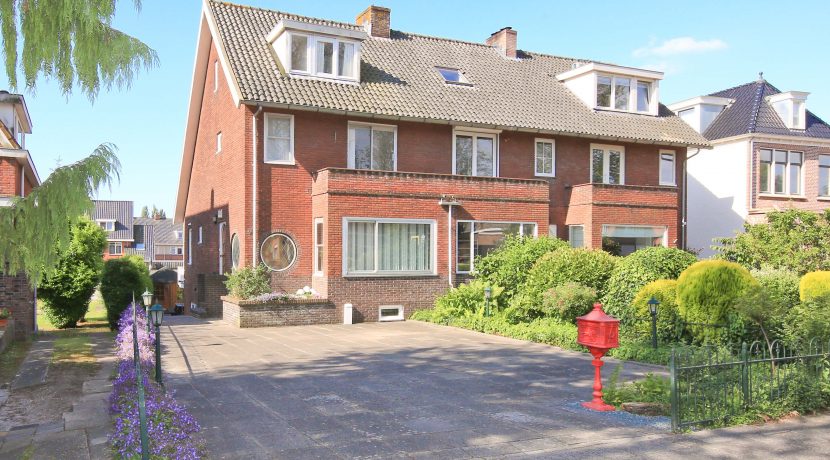 01 Hoek van 3 onder 1 kap met grote garage @Amstelveen-Bovenkerk Noorddammerlaan 69