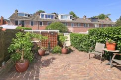 25 Charmante, jaren-30 middenwoning - tuin 01c