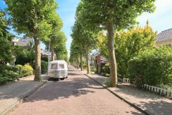 34 Charmante, jaren-30 middenwoning - straatbeeld 01b