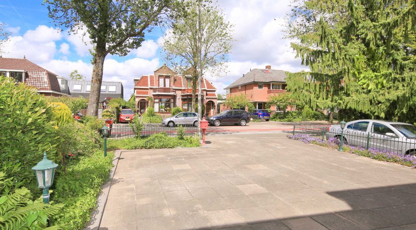 64 Hoek van 3 onder 1 kap met grote garage @Amstelveen-Bovenkerk Noorddammerlaan 69