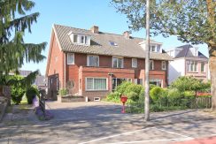 65 Hoek van 3 onder 1 kap met grote garage @Amstelveen-Bovenkerk Noorddammerlaan 69