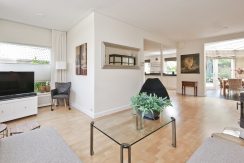 Karakteristieke hoekwoning met garage en Z-tuin @Badhoevedorp Sperwerstraat 37 Foto 06