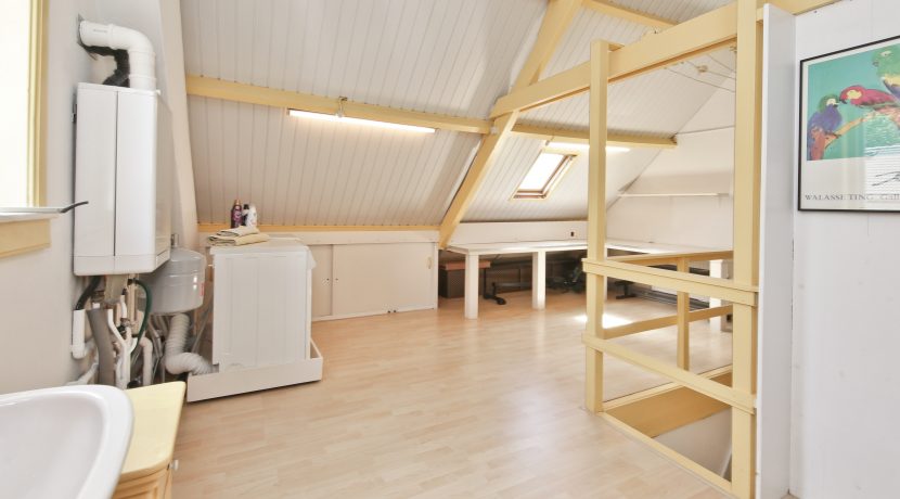 Karakteristieke hoekwoning met garage en Z-tuin @Badhoevedorp Sperwerstraat 37 Foto 14