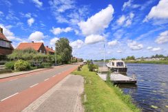Tussenwoning aan de dijk Akerdijk 122 Foto 02