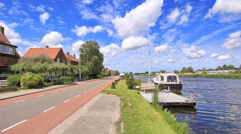 Tussenwoning aan de dijk Akerdijk 122 Foto 02