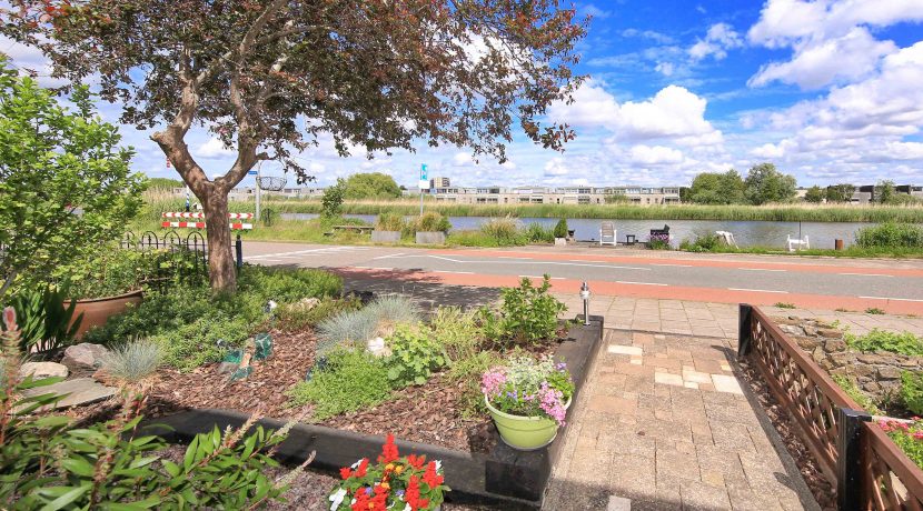 Tussenwoning aan de dijk Akerdijk 122 Foto 49