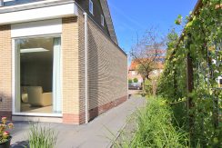 40 Hoekwoning Nachtegaalstraat 22 foto 01a zijtuin