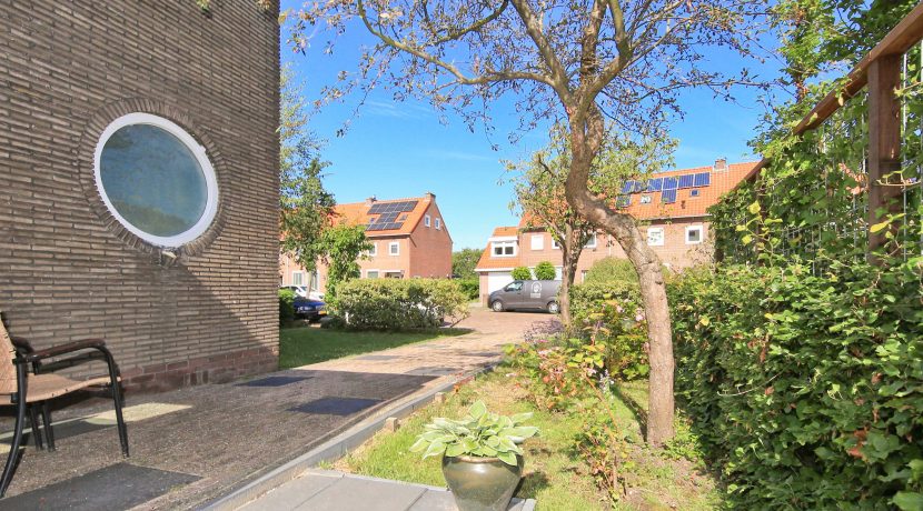 41 Hoekwoning Nachtegaalstraat 22 foto 01b zijtuin
