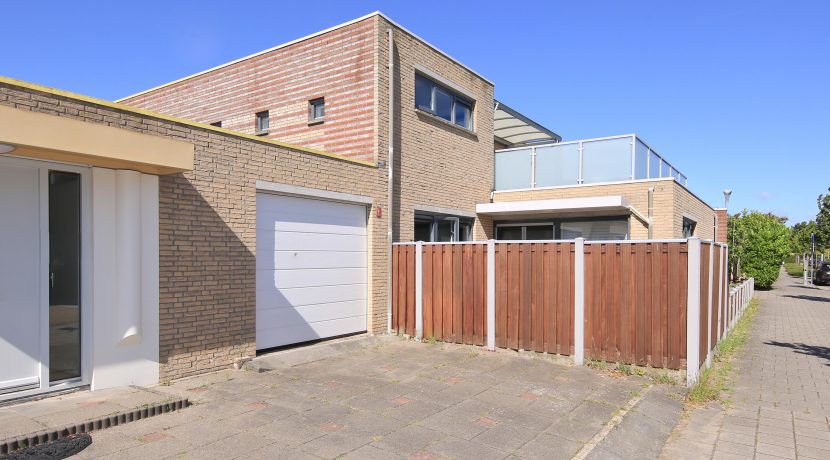 Bungalow met ZW tuin @Badhoevedorp Leibnizstraat 60 Foto 14 gevel 01b