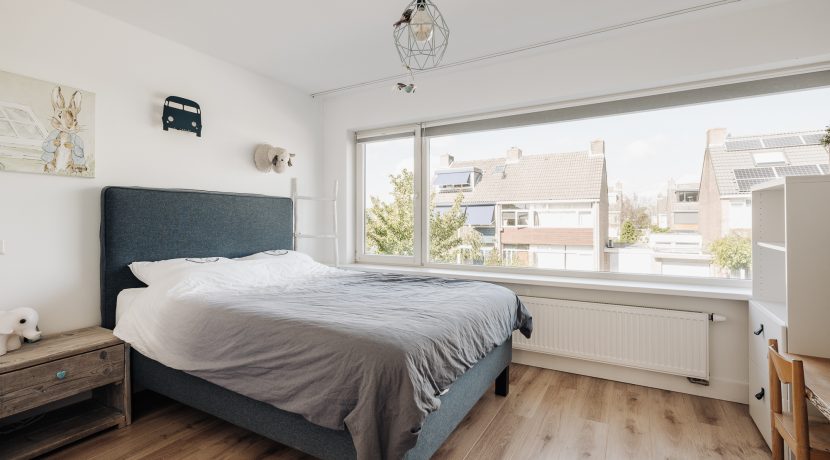 Stijlvol en hoogwaardig verbouwde 2onder1-kap @Badhoevedorp Ampèrestraat 46 Foto 30 slaapkamer 03a