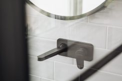 Stijlvol en hoogwaardig verbouwde 2onder1-kap @Badhoevedorp Ampèrestraat 46 Foto 38 badkamer 03c