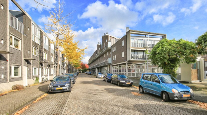 Licht familiehuis @Amsterdam Beverenstraat 18 foto 02 straatbeeld 01a